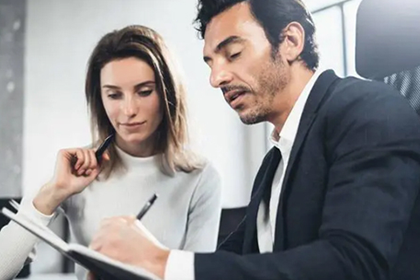 向友人借款11万未果，报警追讨是否有效及可能刑罚时长